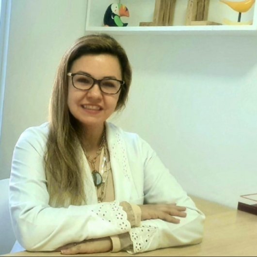 Dra. Marilia Bergstron Lenzi Meneghin Henne