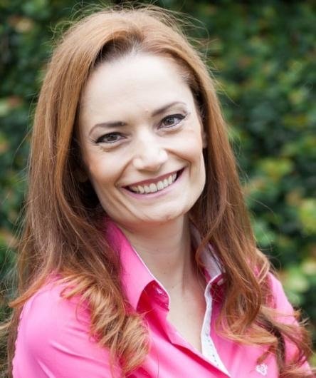 Dra. Andressa Nunes
