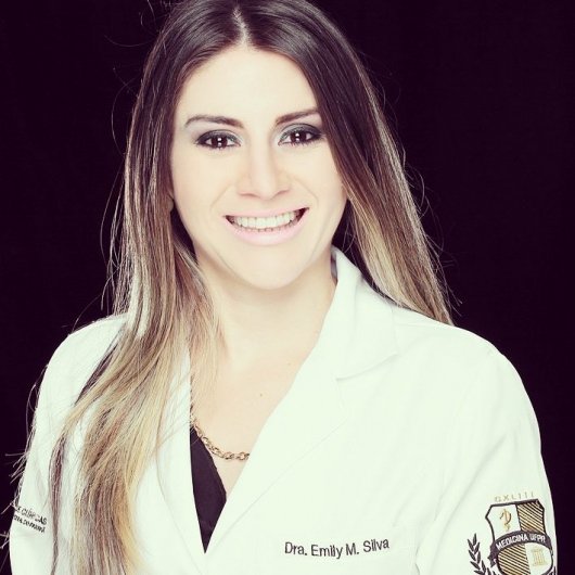 Dra. Emily Moraes Silva