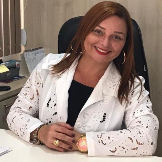 Dra. Janaina Farias Cansanção
