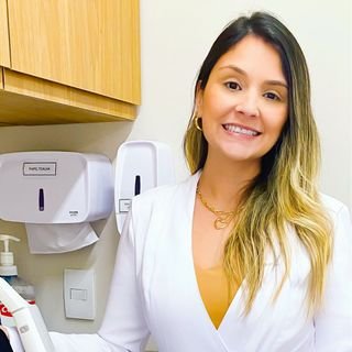 Dra. Pamela Bastos de Sá Vieira