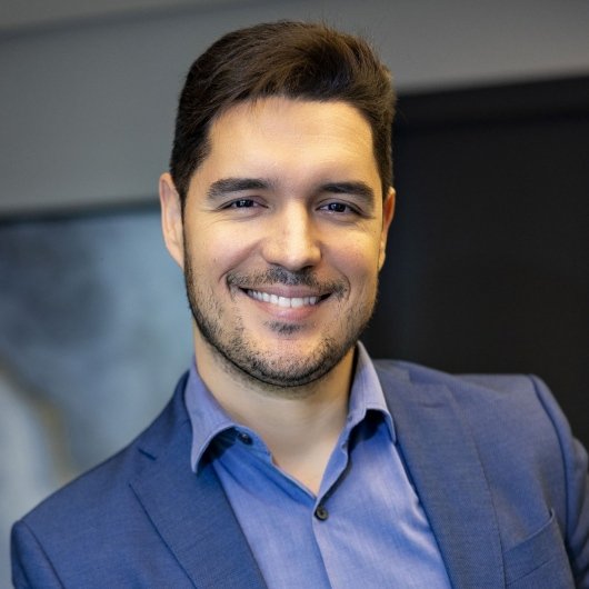 Dr. Tiago Ledur