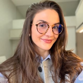 Dra. Mariana Claudino