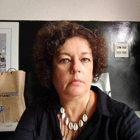 Dra. Giovana Coutinho