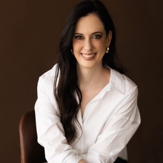 Dra. Juliana Caldeira Santin