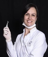Dra. Júlia Coutinho De Siqueira