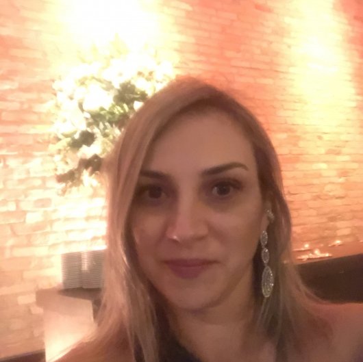 Dra. Luciana Casari Ferrari