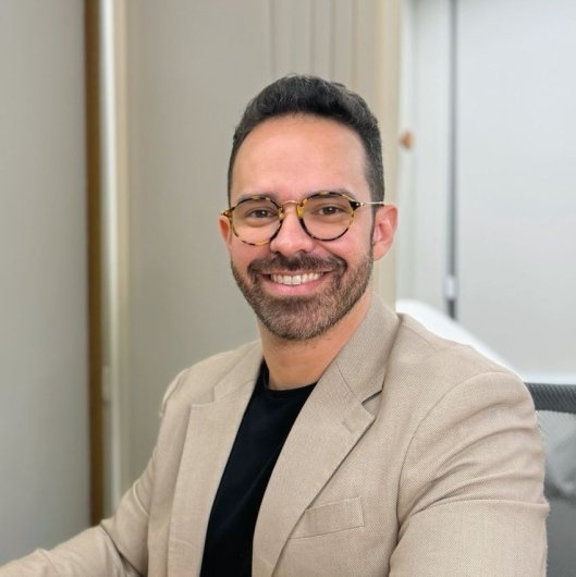 Dr. Silvio Borges