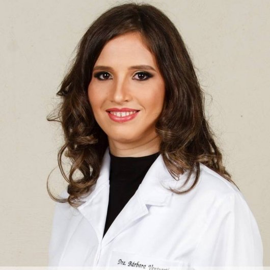 Dra. Bárbara Venturoti Costa