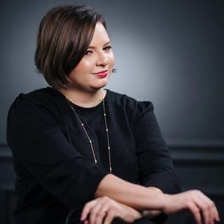 Dra. Thais Oliveira Silva