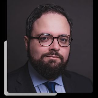 Dr. Eduardo Poletti Camara