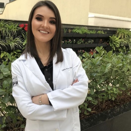 Dra. Camila Becker