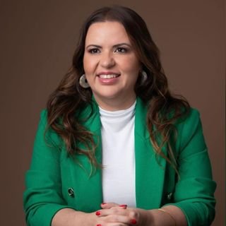 Dra. Claudia Medeiros Dos Santos Camargo
