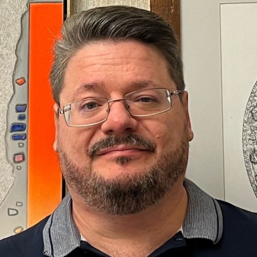 Prof. Erik Vinicius Querolin Sampaio