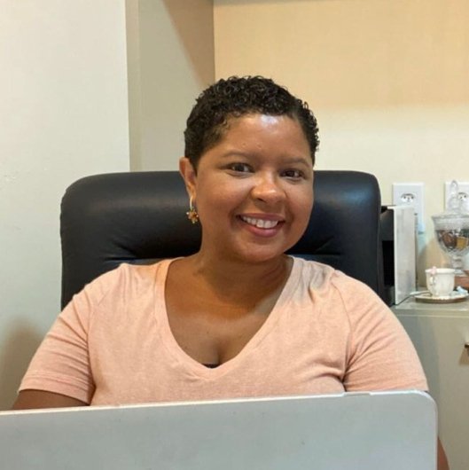 Dra. Aline Vallim
