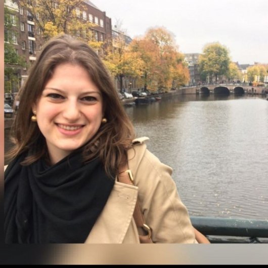 Dra. Flávia Bebik dos Santos Turkiewicz