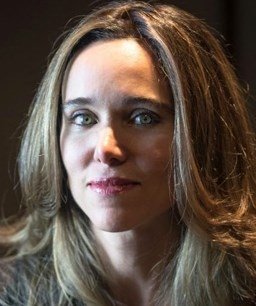 Dra. Adriana Marques Valenti