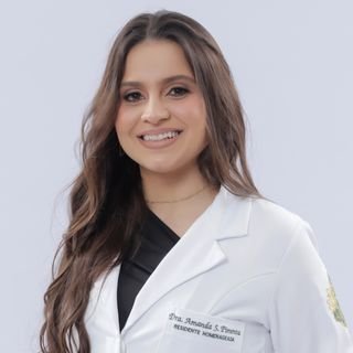 Dra. Amanda Pimenta