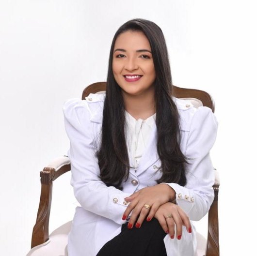 Dra. Amanda Abades Bastos