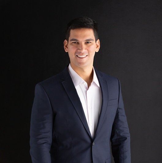 Dr. Lucas de Faria