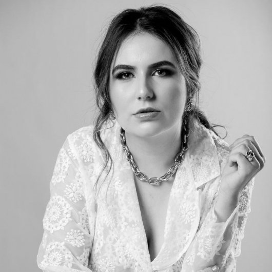 Dra. Isabella de Mendonça Ramos Caiado