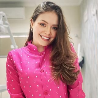 Dra. Larissa Souza