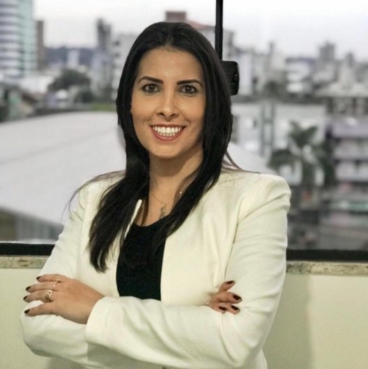 Dra. Caroline Fredi Almeida