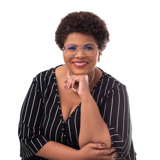 Dra. Darnise Barros