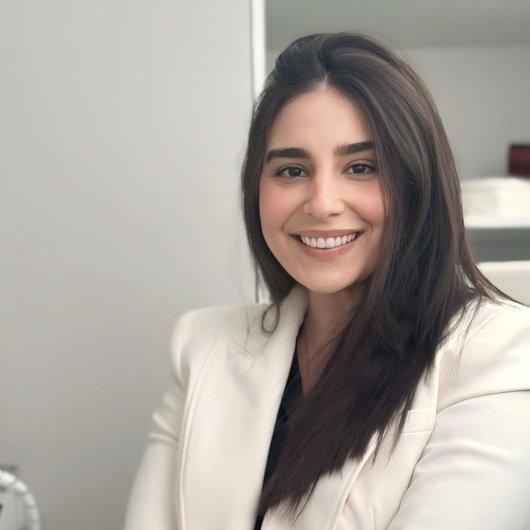 Dra. Larissa Saboya Barbosa de Azevedo