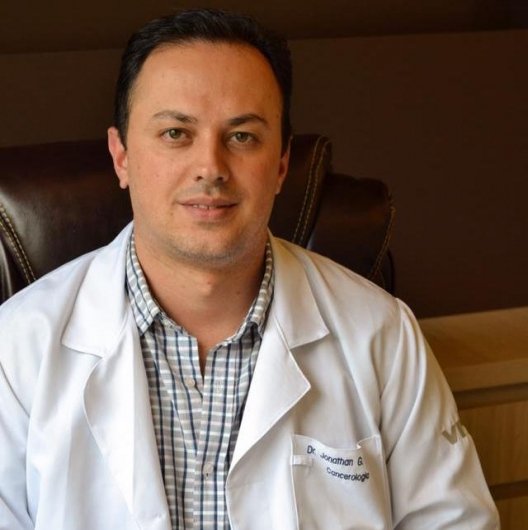 Dr. Jonathan Simoes