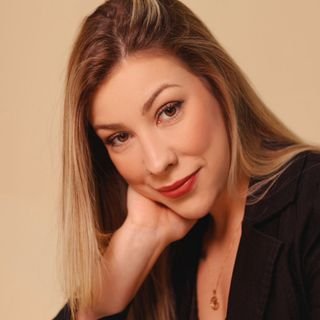 Dra. Luyza G. Oliveira