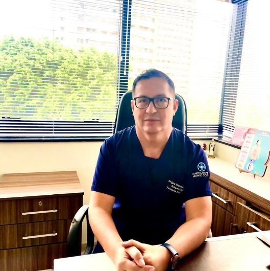 Dr. Gary Antezana Camacho