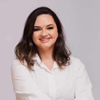 Dra. Monnara Lúcio