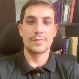 Dr. Vitor Bolognesi