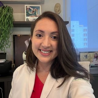 Dra. Renata Laryssa Araújo Bezerra