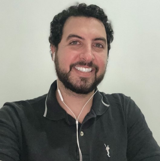 Adriano Mendes