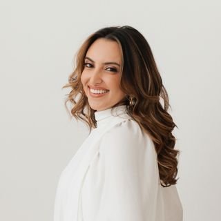 Dra. Amanda Cristina Tavares
