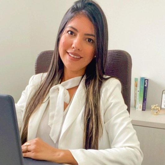 Dra. Franciny Moreira