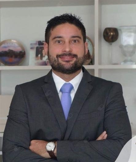 Dr. William Machado