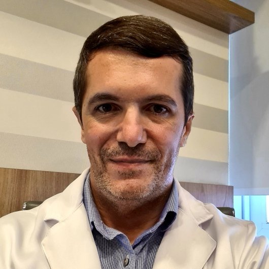 Dr. Bruno Curty Vincis