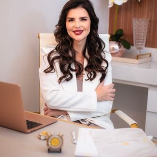 Dra. Adriana Magalhães Borel