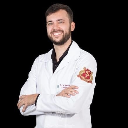 Dr. Ian Rocha