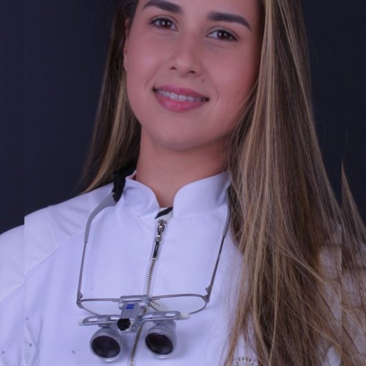 Dra. Kamila Moura