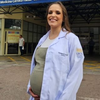 Dra. Camila Corá