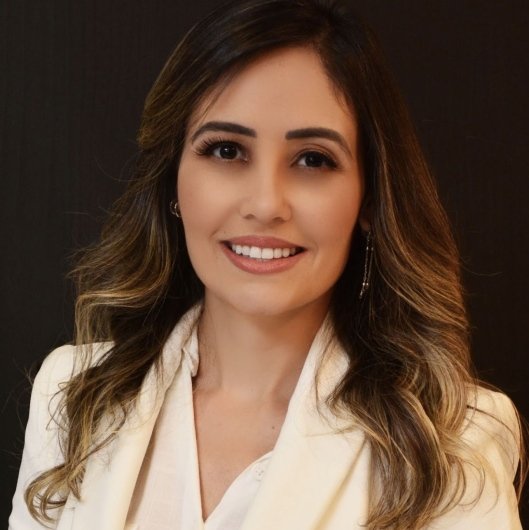 Dra. Caroline Melo