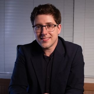 Dr. Gustavo Pizani