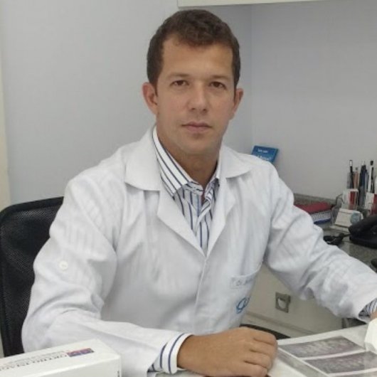 Dr. Arthur Calazans