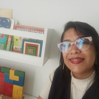 Prof. Claudia Lima Dos Santos