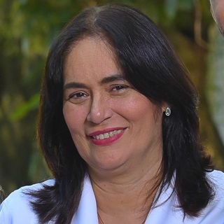 Dra. Marcia Valeria Freire Goulart Antas Veiga