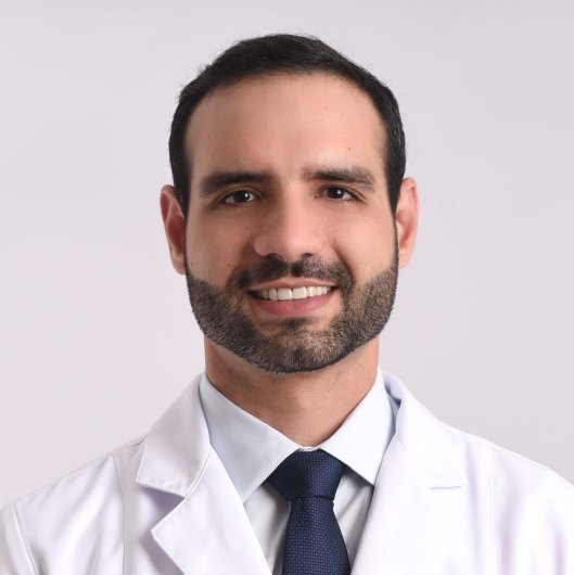 Dr. Filip Prado